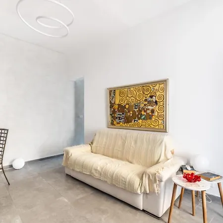 Giulia Apartment *